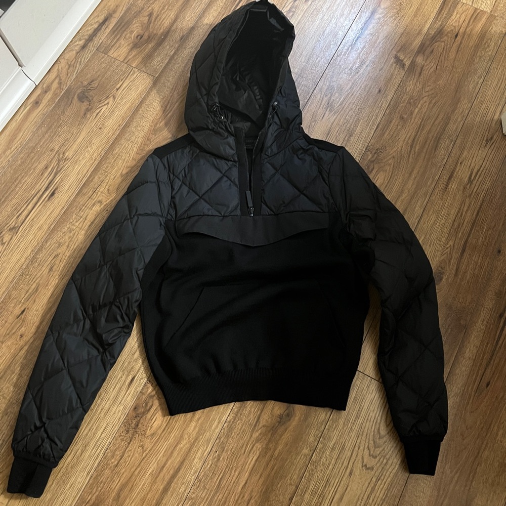 Canada Goose pullover size xs